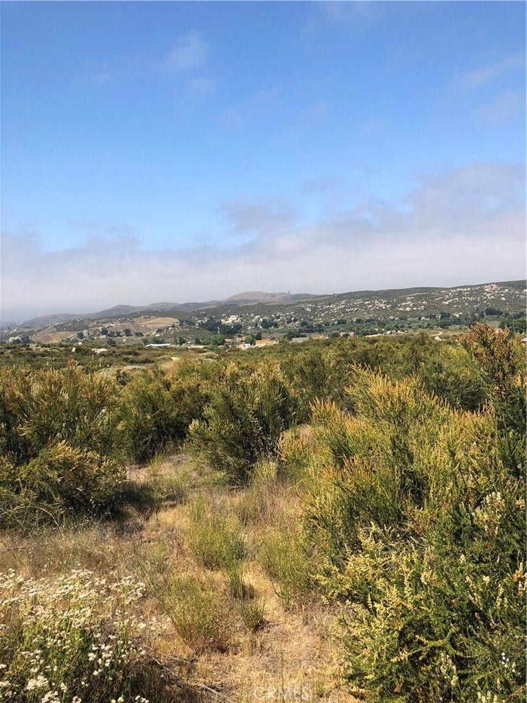 Property photo for 28 Rocky Knoll Road, Hemet, CA