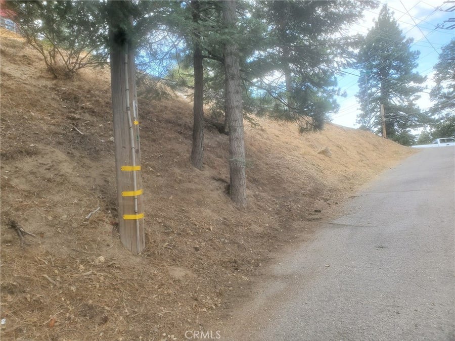 Property photo for 709 Arosa Drive, Crestline, CA