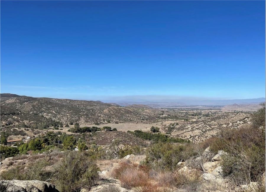 Property photo for 7 Martin Road, Hemet, CA
