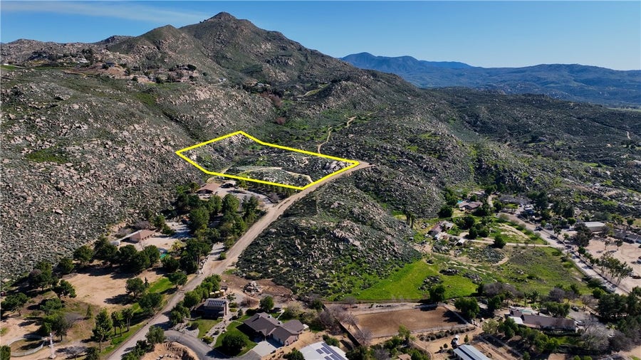Property photo for 25 Starlight Mesa Drive, Hemet, CA