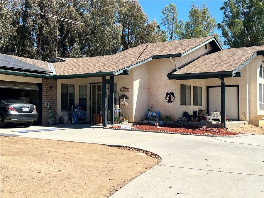 Property photo for 27440 Cornell St, Hemet, CA