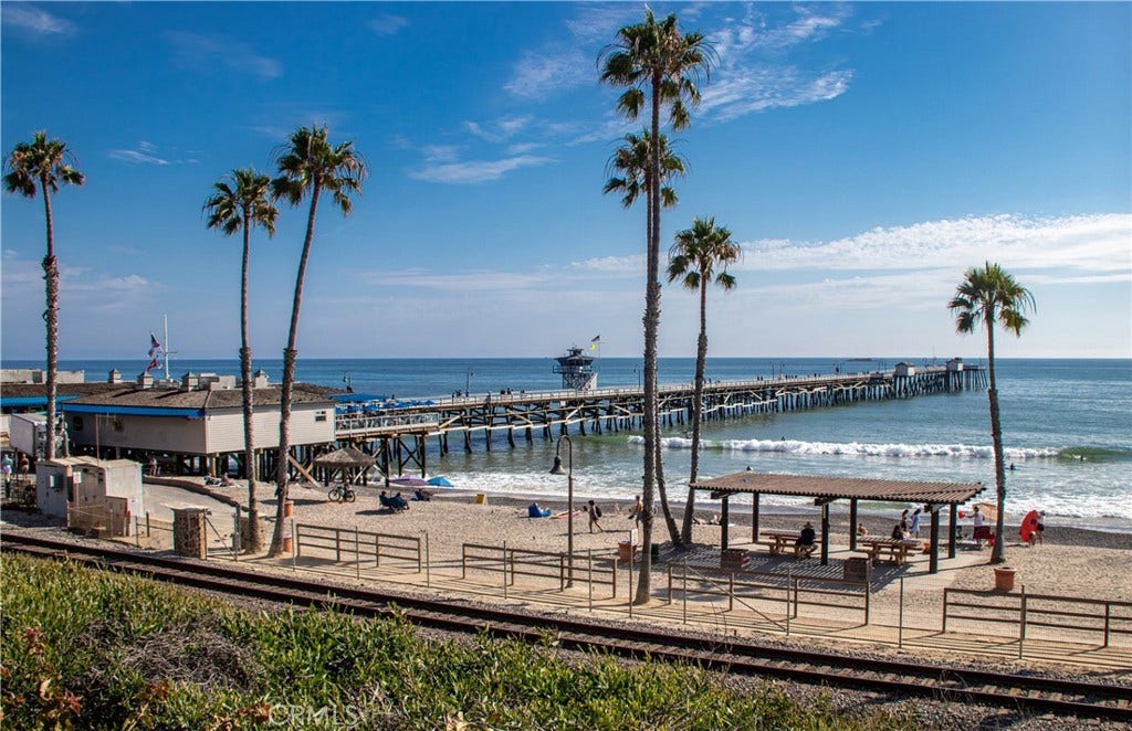 237 W Avenida Alessandro, San Clemente, CA 92672 237 W Avenida Alessandro, San Clemente, CA 92672