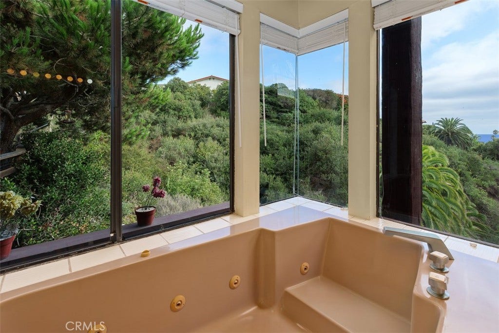 237 W Avenida Alessandro, San Clemente, CA 92672 237 W Avenida Alessandro, San Clemente, CA 92672