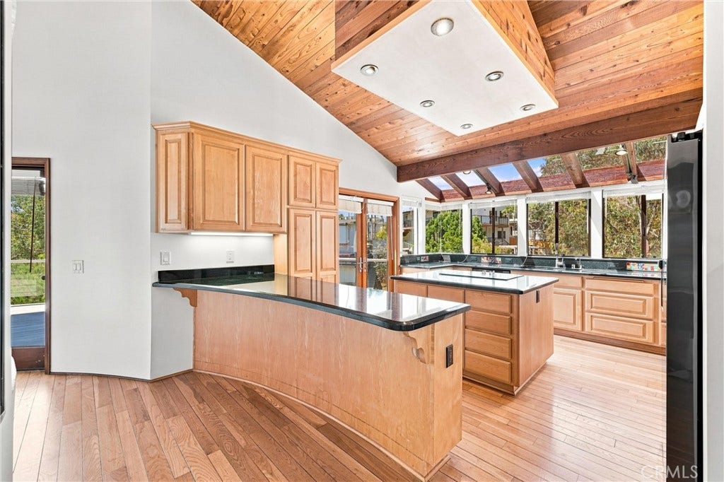 237 W Avenida Alessandro, San Clemente, CA 92672 237 W Avenida Alessandro, San Clemente, CA 92672