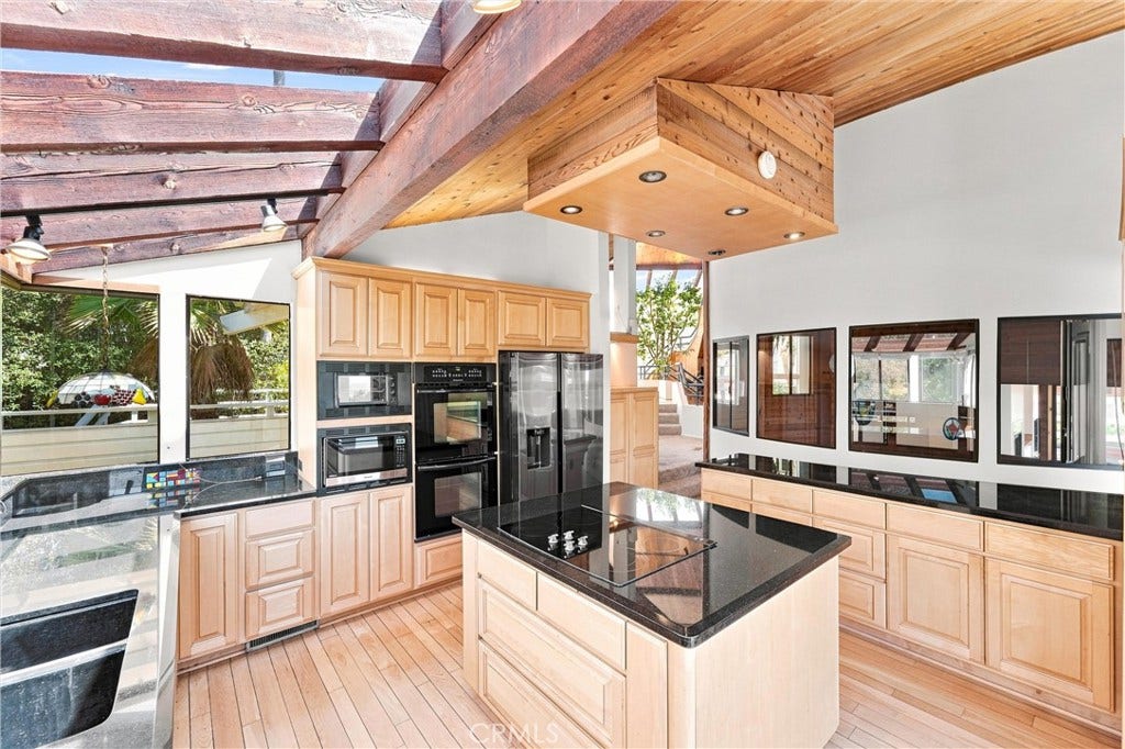 237 W Avenida Alessandro, San Clemente, CA 92672 237 W Avenida Alessandro, San Clemente, CA 92672