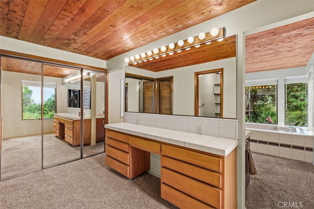 237 W Avenida Alessandro, San Clemente, CA 92672 237 W Avenida Alessandro, San Clemente, CA 92672