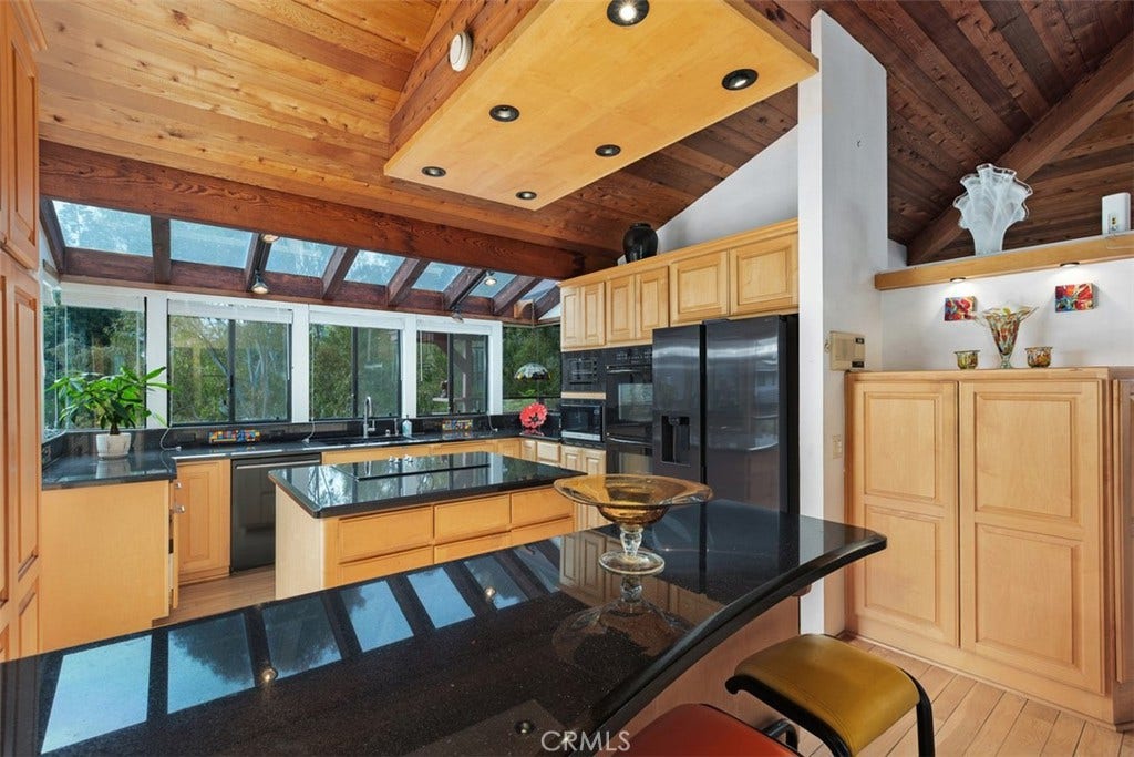 237 W Avenida Alessandro, San Clemente, CA 92672 237 W Avenida Alessandro, San Clemente, CA 92672