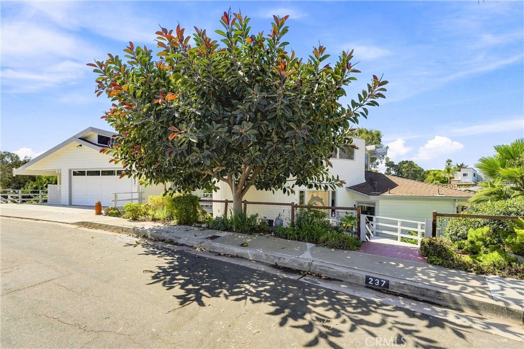 237 W Avenida Alessandro, San Clemente, CA 92672 237 W Avenida Alessandro, San Clemente, CA 92672