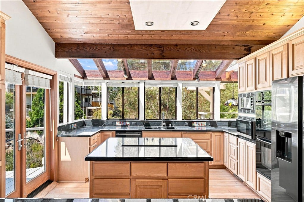 237 W Avenida Alessandro, San Clemente, CA 92672 237 W Avenida Alessandro, San Clemente, CA 92672