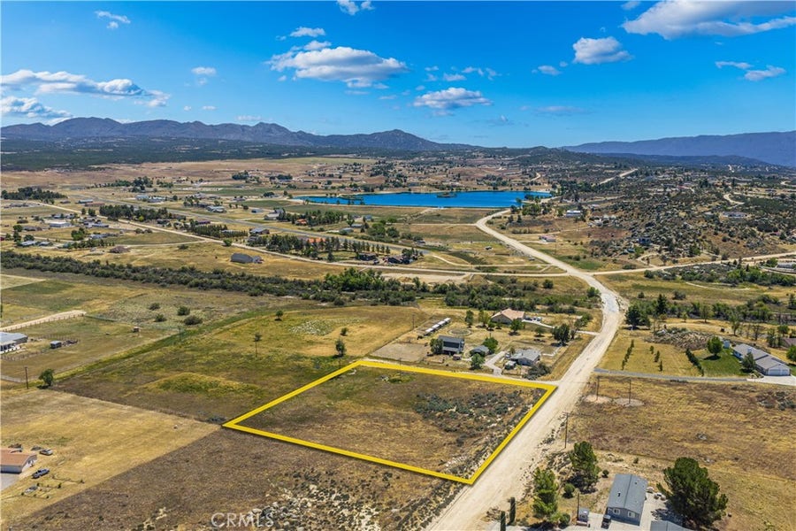Property photo for 220 Lakeshore Boulevard, Aguanga, CA