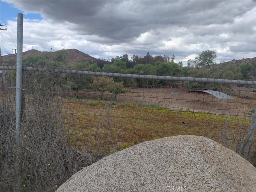 Property photo for 4 HOLLAND RD, Menifee, CA