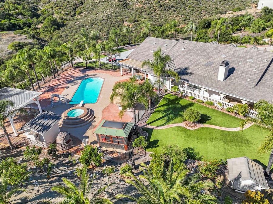 Property photo for 35751 Avenida La Cresta, Murrieta, CA