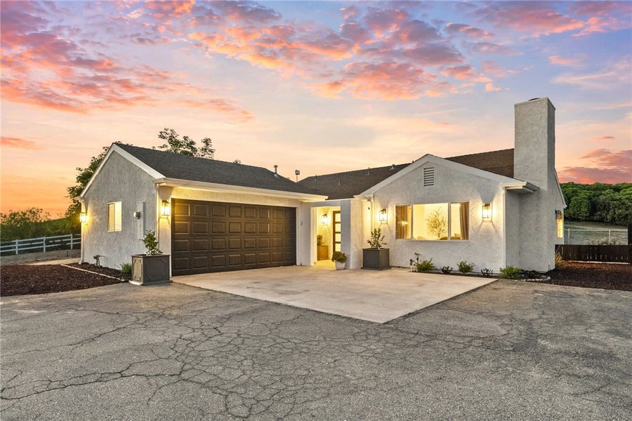 Property photo for 40752 Los Amantes Road, Temecula, CA