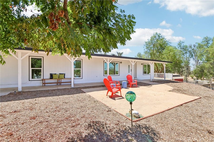 Property photo for 36210 Tonto Ln, Temecula, CA