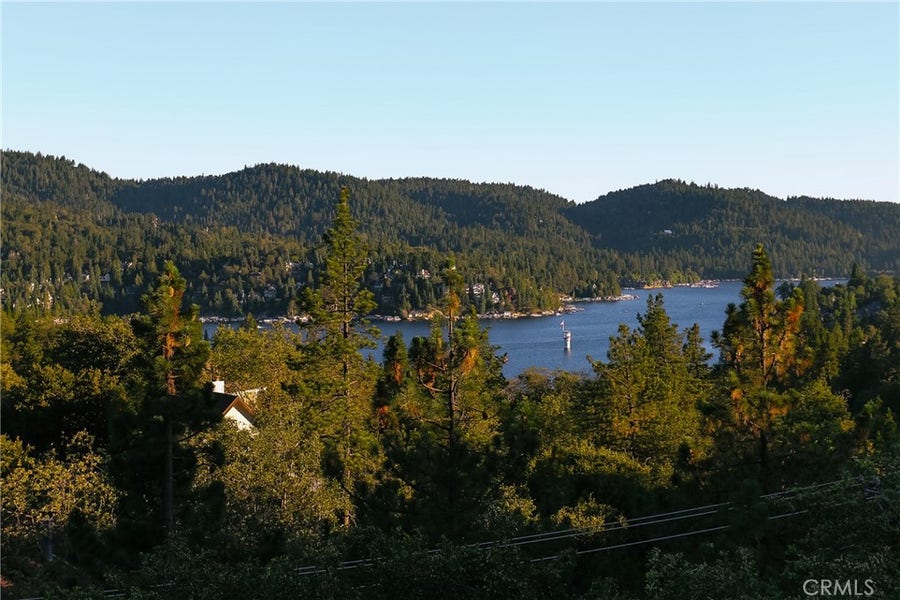 Property photo for 1239 Yosemite, Lake Arrowhead, CA