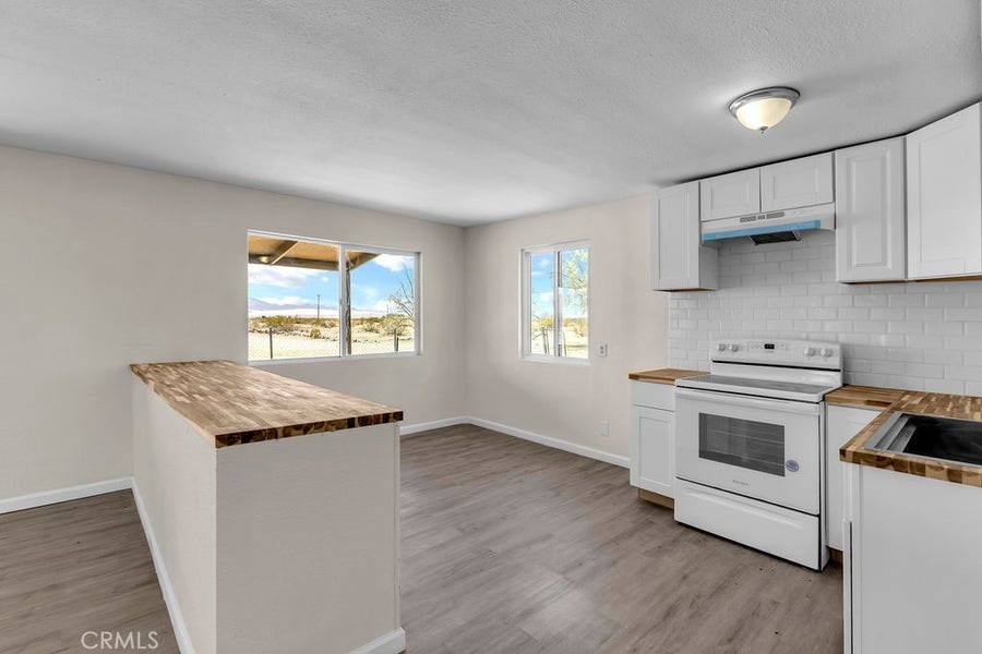 Property photo for 3852 Midway Road, Palms, CA