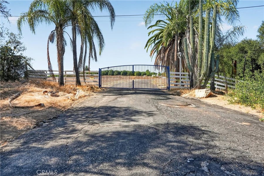 Property photo for 2864 Live Oak Park, Fallbrook, CA