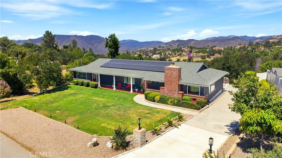 Property photo for 1019 Riverview Drive, Fallbrook, CA