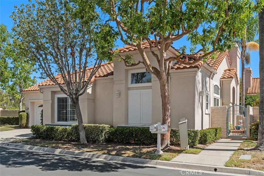 21121 Cancun, Mission Viejo, CA 92692 Front of home