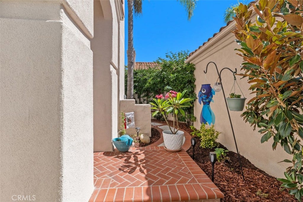 21121 Cancun, Mission Viejo, CA 92692 21121 Cancun, Mission Viejo, CA 92692