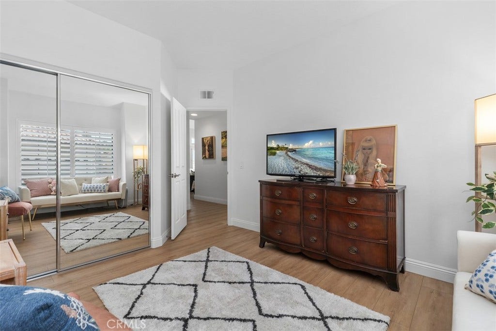 21121 Cancun, Mission Viejo, CA 92692 New completed renovation 2nd Bedroom. Plantation Shutters.