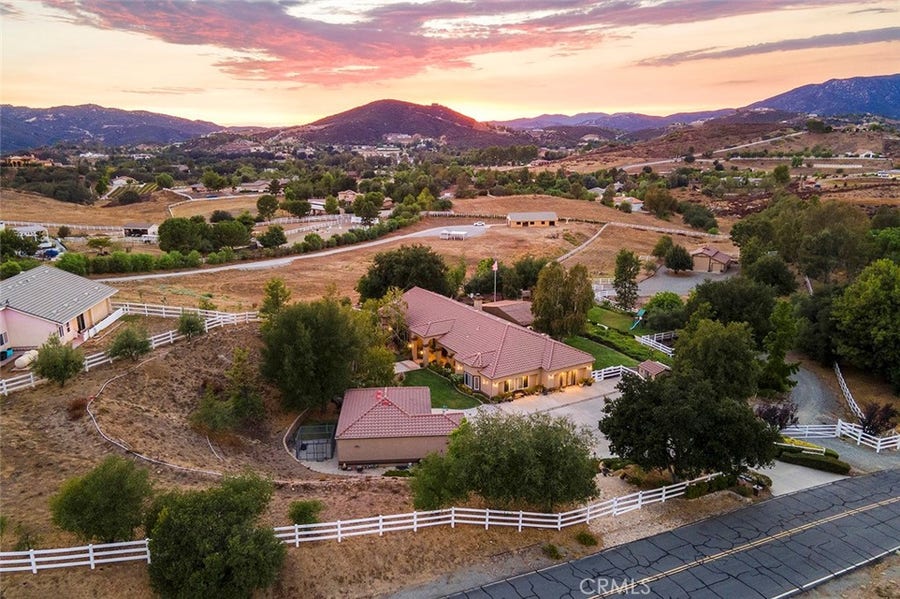 Property photo for 39985 Calle De Suenos, Murrieta, CA
