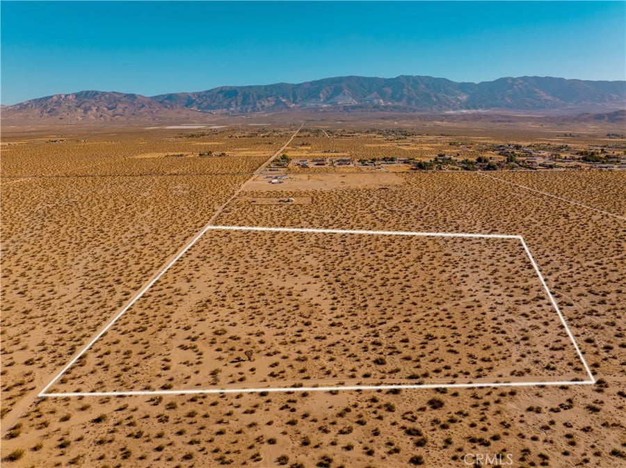 Property photo for 1 Fairlane Rd, Lucerne Valley, CA