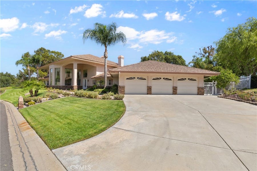 Property photo for 38586 Hillside Trail, Murrieta, CA