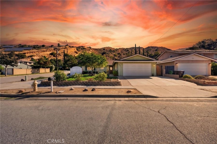Property photo for 1954 Ardenwood, Simi Valley, CA