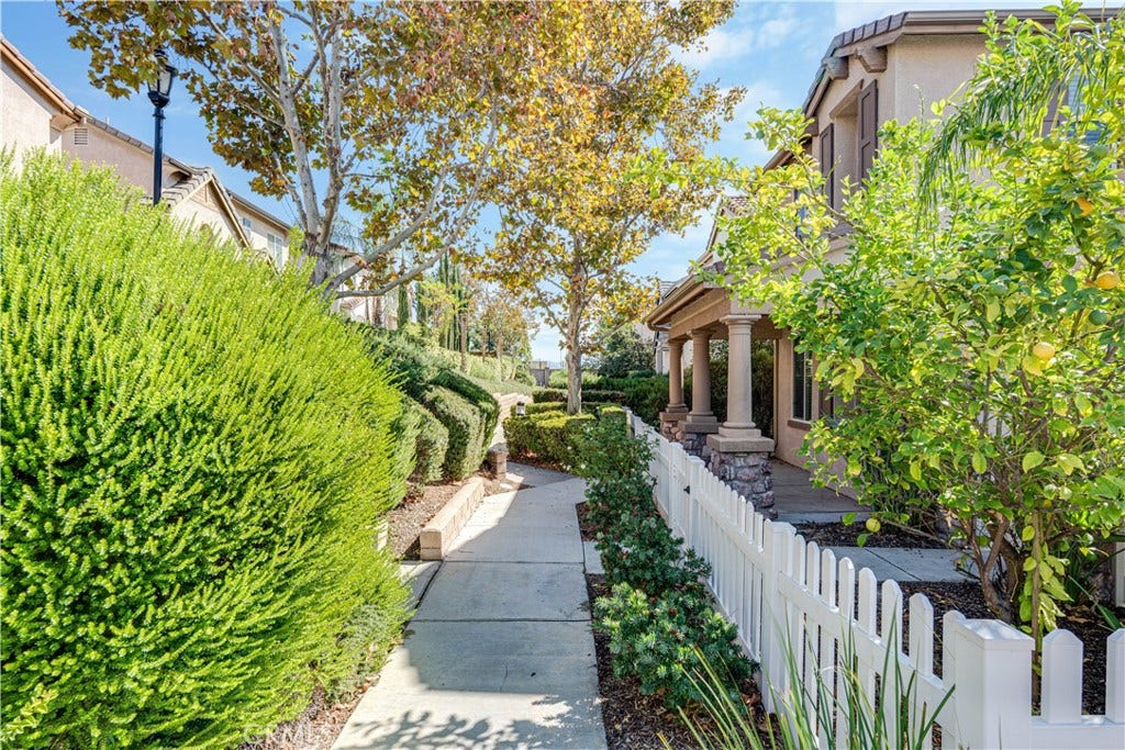 27696 Passion Flower Court, Murrieta, CA 92562