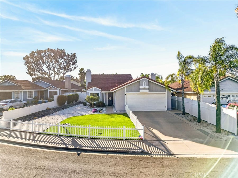Property photo for 39427 Canyon Rim, Temecula, CA