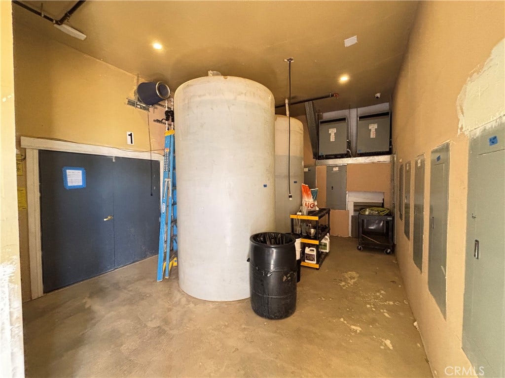 21001 Maverick Street, Mojave, CA 93501 21001 Maverick Street, Mojave, CA 93501