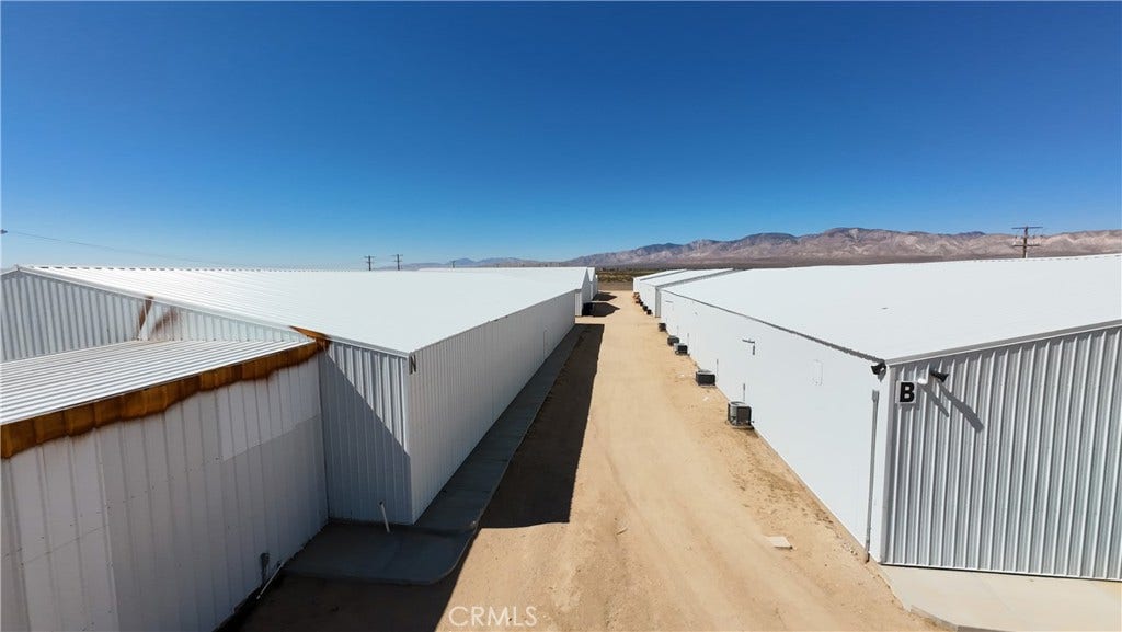 21001 Maverick Street, Mojave, CA 93501 21001 Maverick Street, Mojave, CA 93501