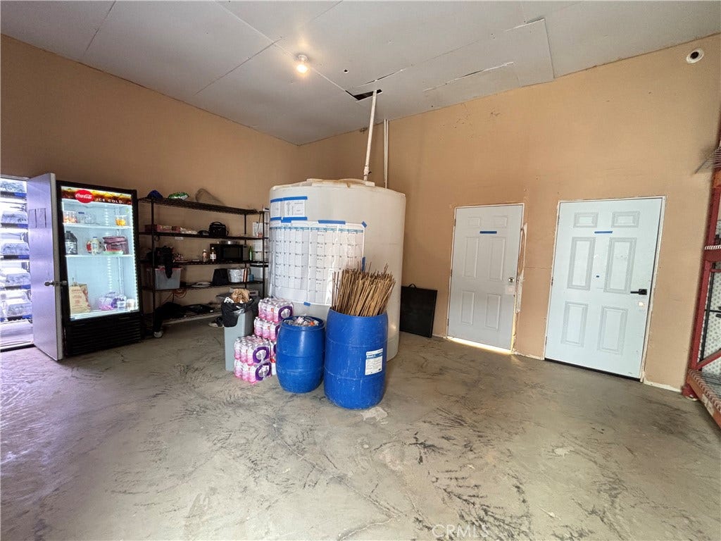 21001 Maverick Street, Mojave, CA 93501 21001 Maverick Street, Mojave, CA 93501