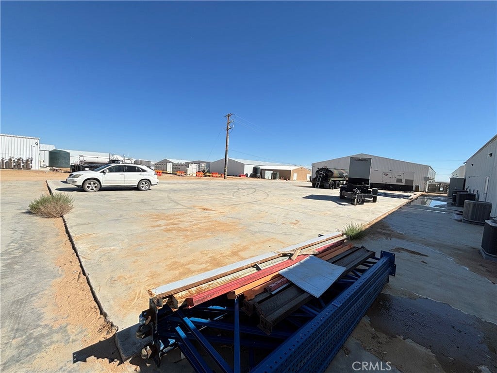 21001 Maverick Street, Mojave, CA 93501 21001 Maverick Street, Mojave, CA 93501