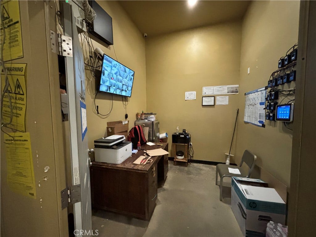 21001 Maverick Street, Mojave, CA 93501 21001 Maverick Street, Mojave, CA 93501