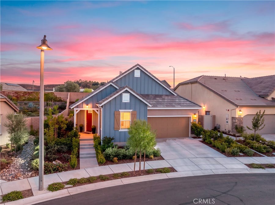 Property photo for 32105 Hyacinth Way, Temecula, CA