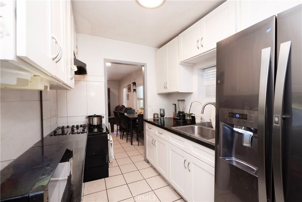 541 S Indiana, Los Angeles, CA 90063 541 S Indiana, Los Angeles, CA 90063