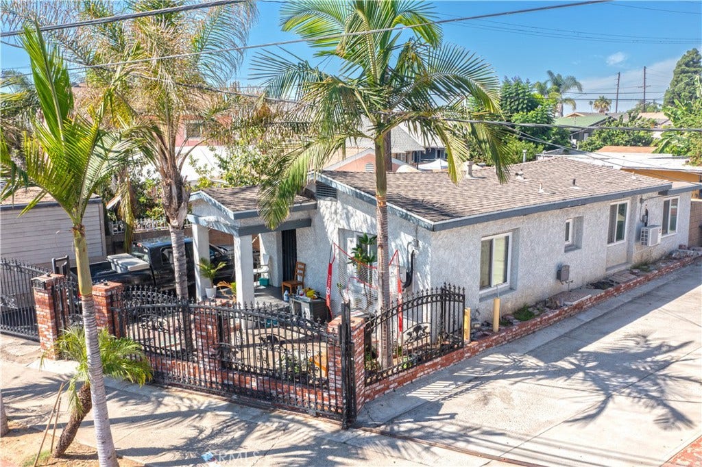 541 S Indiana, Los Angeles, CA 90063 541 S Indiana, Los Angeles, CA 90063