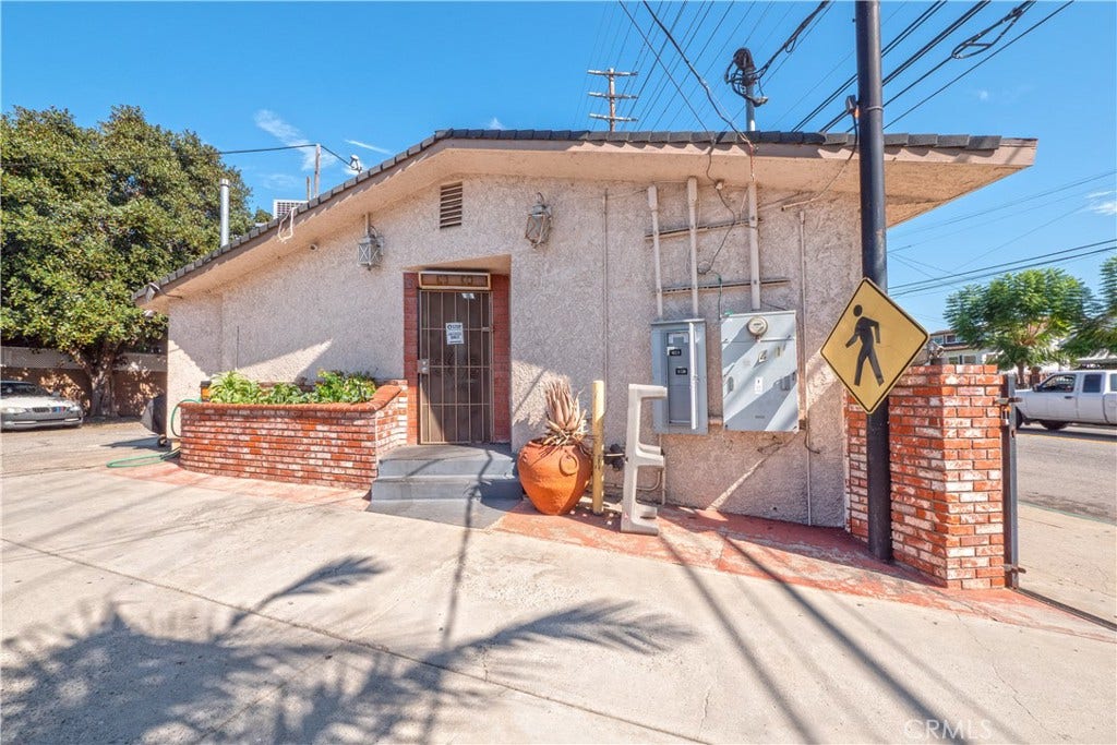 541 S Indiana, Los Angeles, CA 90063 541 S Indiana, Los Angeles, CA 90063