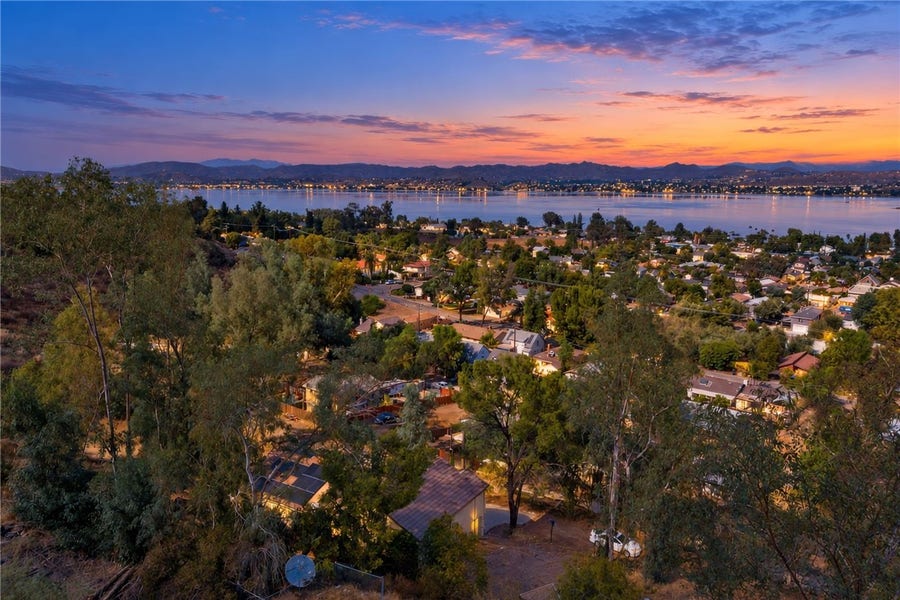 Property photo for 33399 Blackwell Boulevard, Lake Elsinore, CA