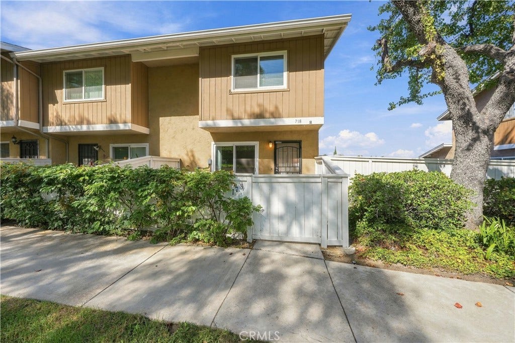 718 Buena Tierra Way, #179, Oceanside, CA 92057 Front Entrance