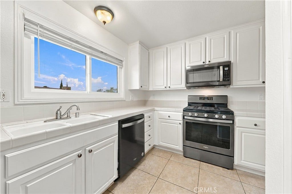 718 Buena Tierra Way, #179, Oceanside, CA 92057 Kitchen