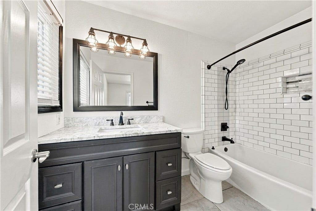 718 Buena Tierra Way, #179, Oceanside, CA 92057 Bathroom #1