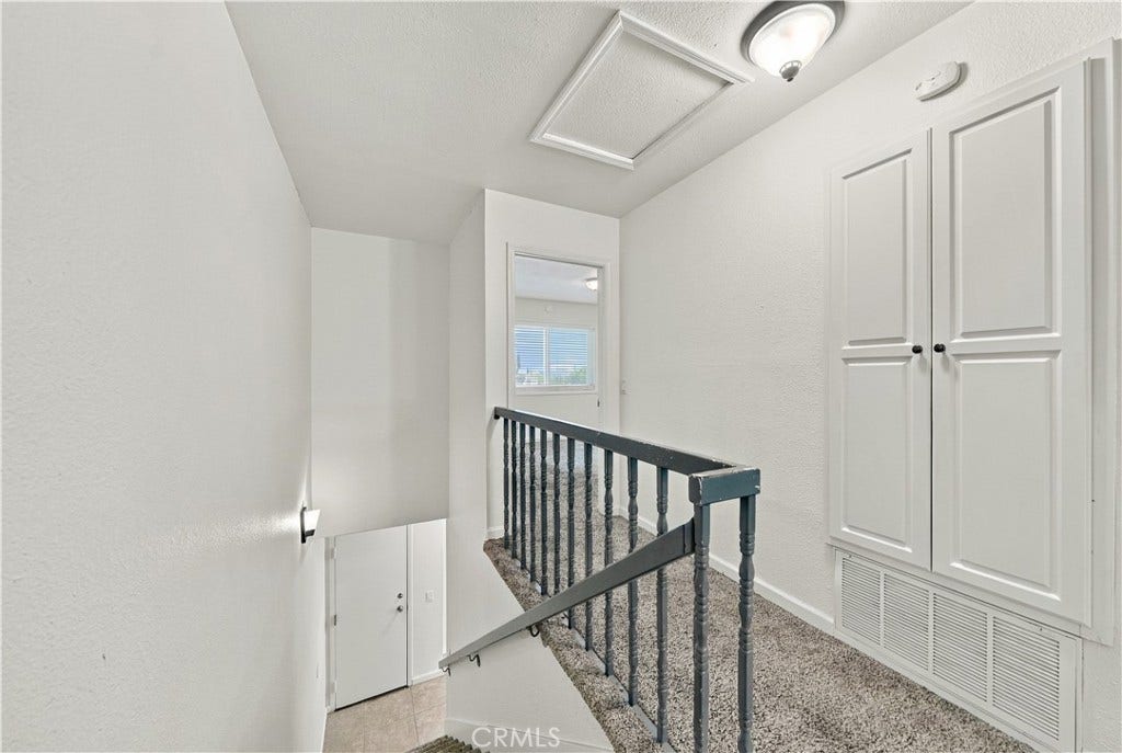718 Buena Tierra Way, #179, Oceanside, CA 92057 Upstairs hallway