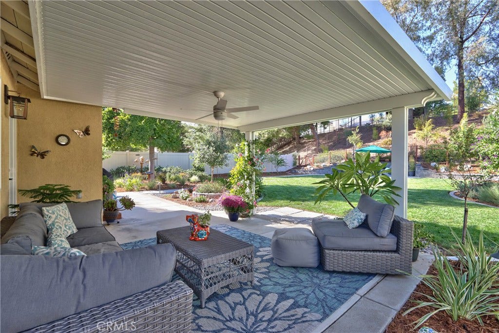 32098 Camino Seneco, Temecula, CA 92592 32098 Camino Seneco, Temecula, CA 92592
