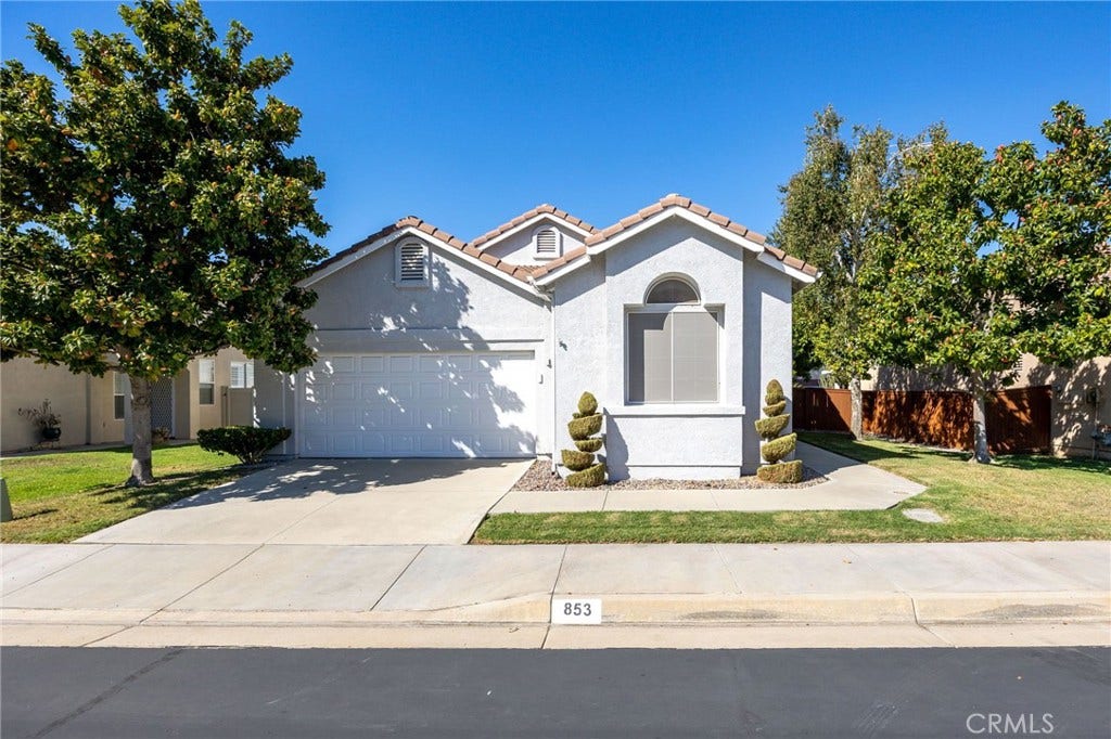 853 Camino De Oro, San Jacinto, CA 92583 Front view, 2 car garage