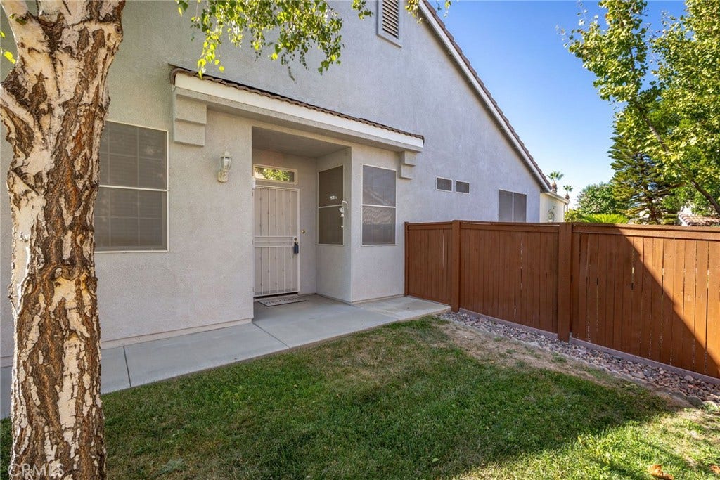 853 Camino De Oro, San Jacinto, CA 92583 side front door entry