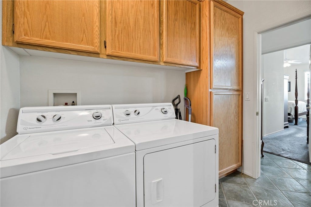 853 Camino De Oro, San Jacinto, CA 92583 indoor laundry