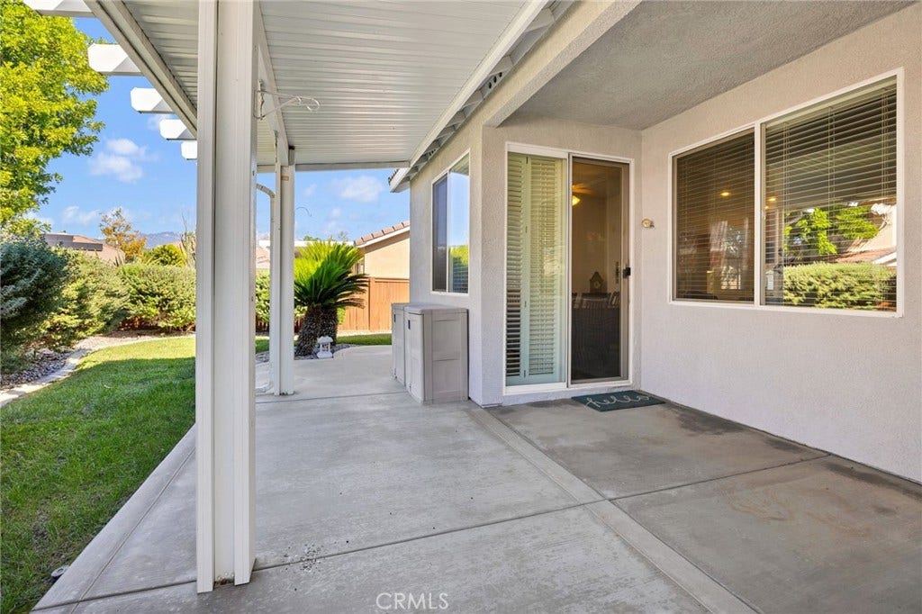 853 Camino De Oro, San Jacinto, CA 92583 backyard covered patio